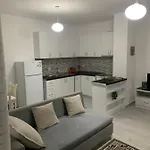 Daily L Apartment *